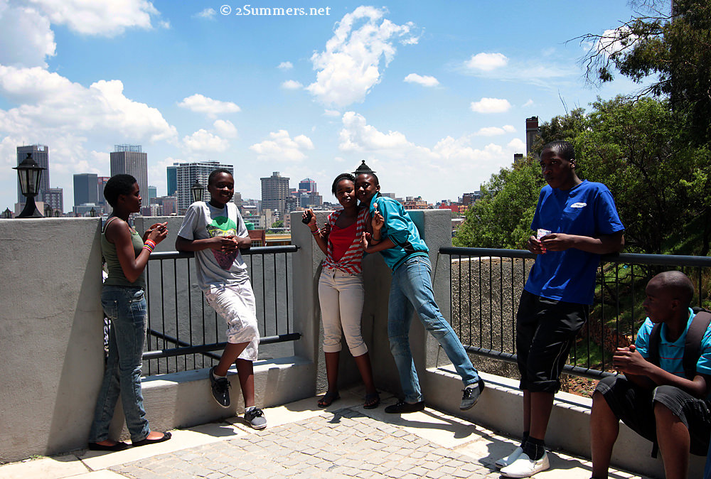 kids outside ponte sm