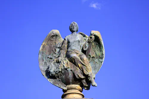 Statue at the Military Museum