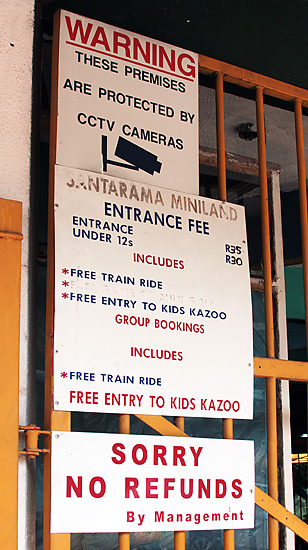 Santarama Miniland sign