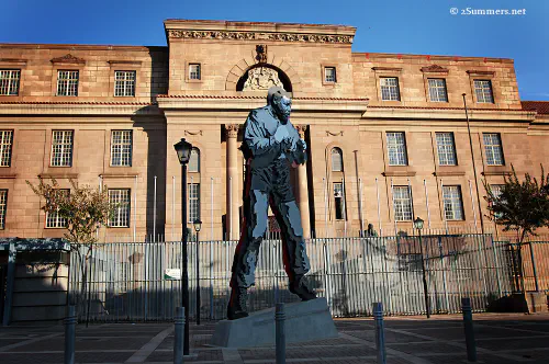 Mandela sculpture