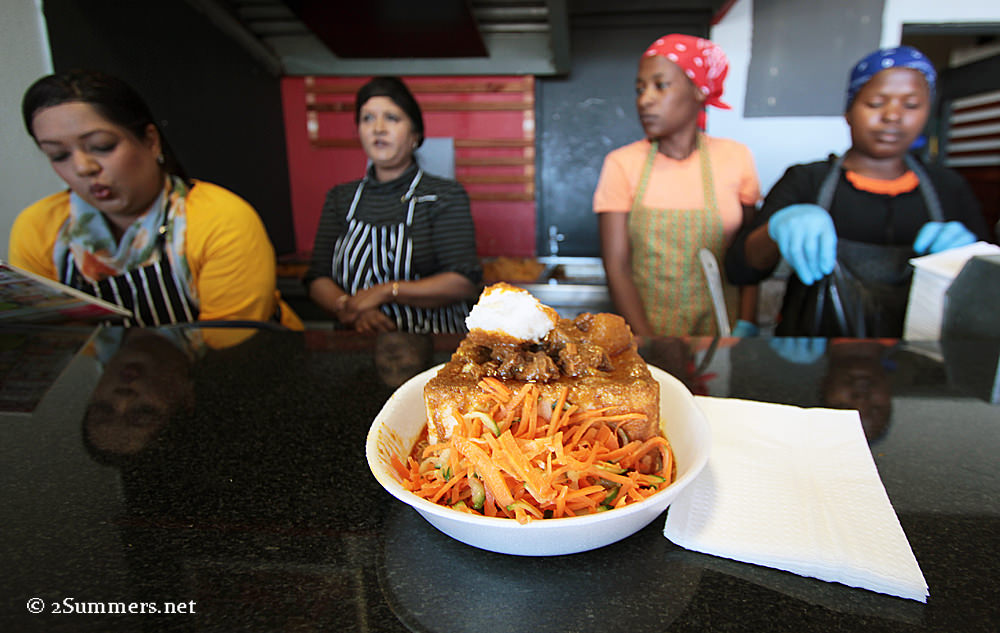 Curry-n-All bunny chow small