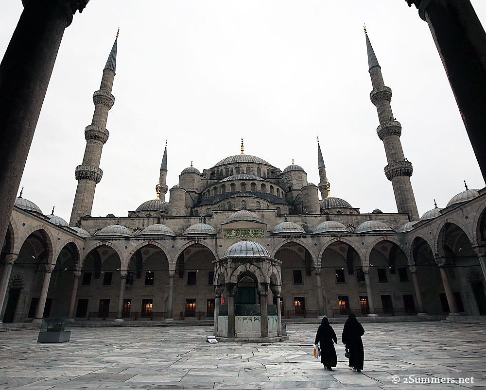 Blue-Mosque-outside