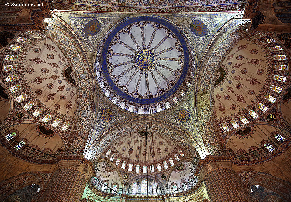 Blue-mosque-ceiling