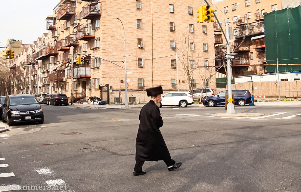 Hasidic man in Bed-Stuy
