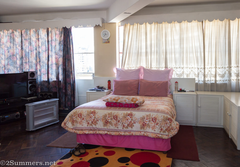 Bedroom outside temple in Master Mansions