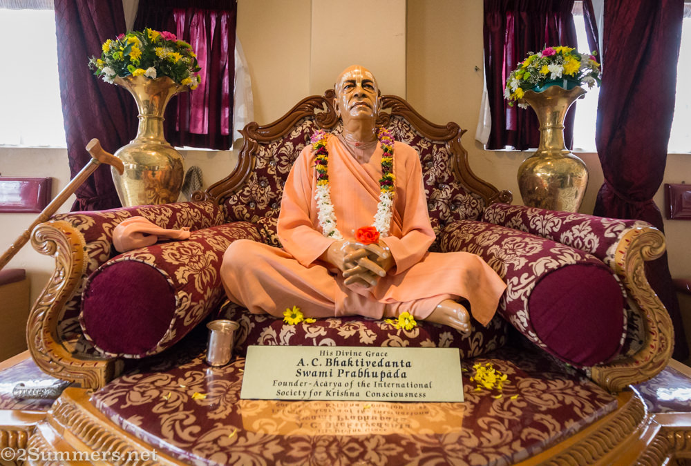 Statue of Serial Prabhupadas