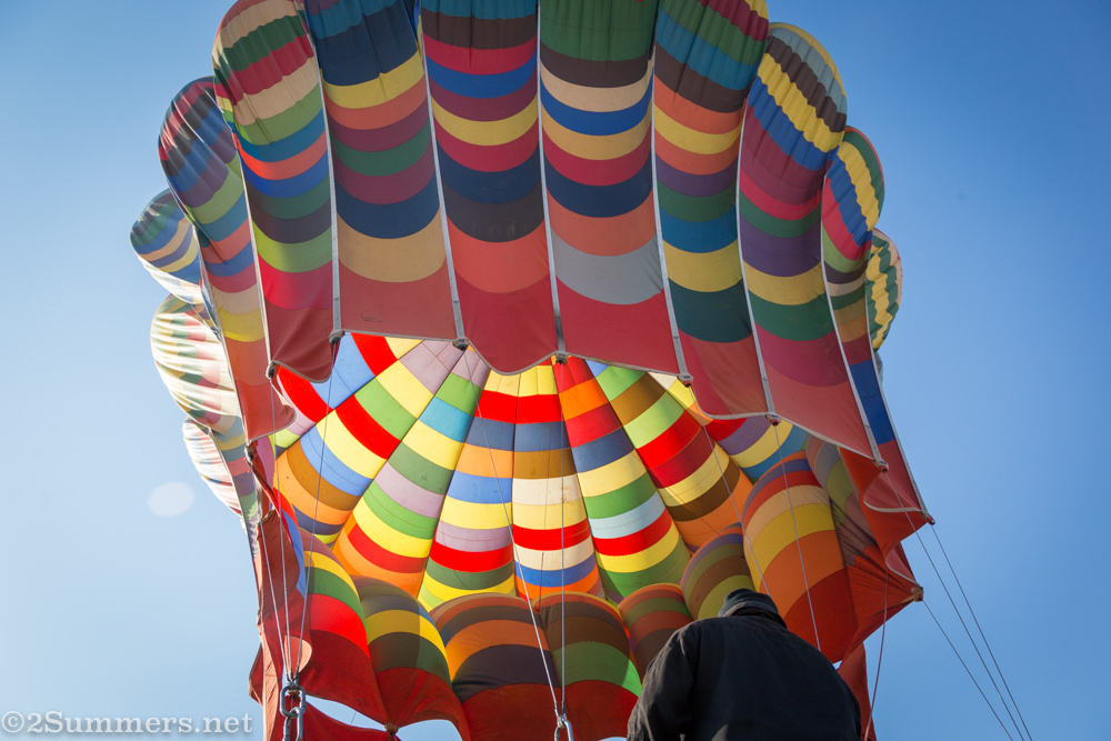 Balloon deflating