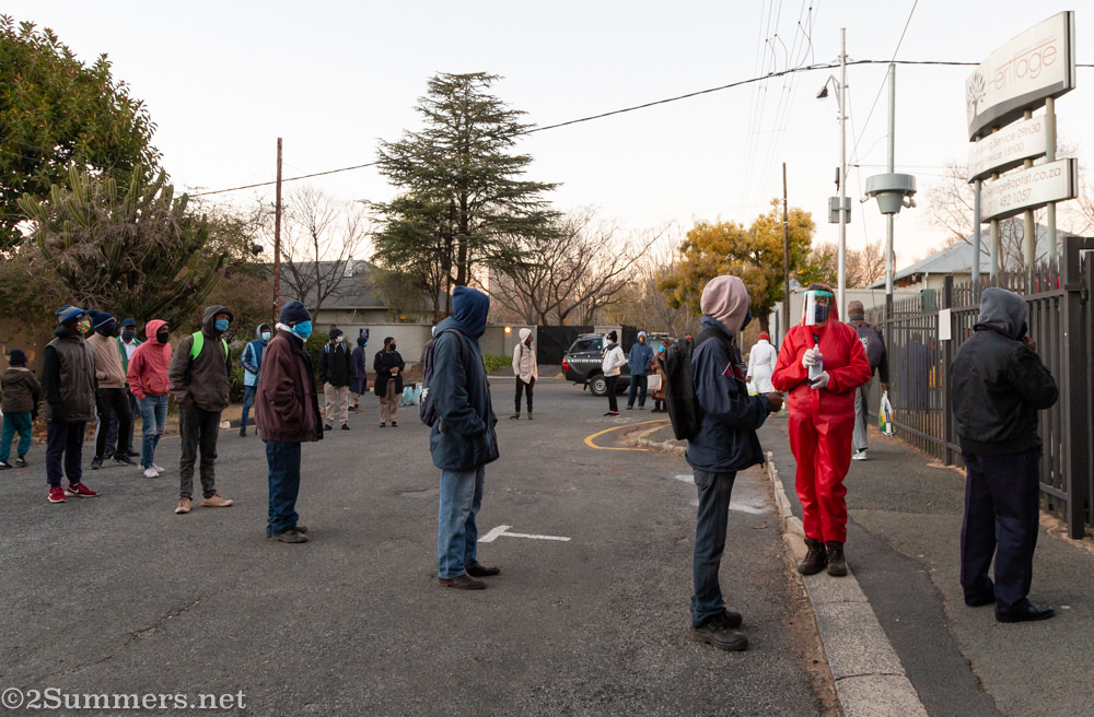 Line for food parcels