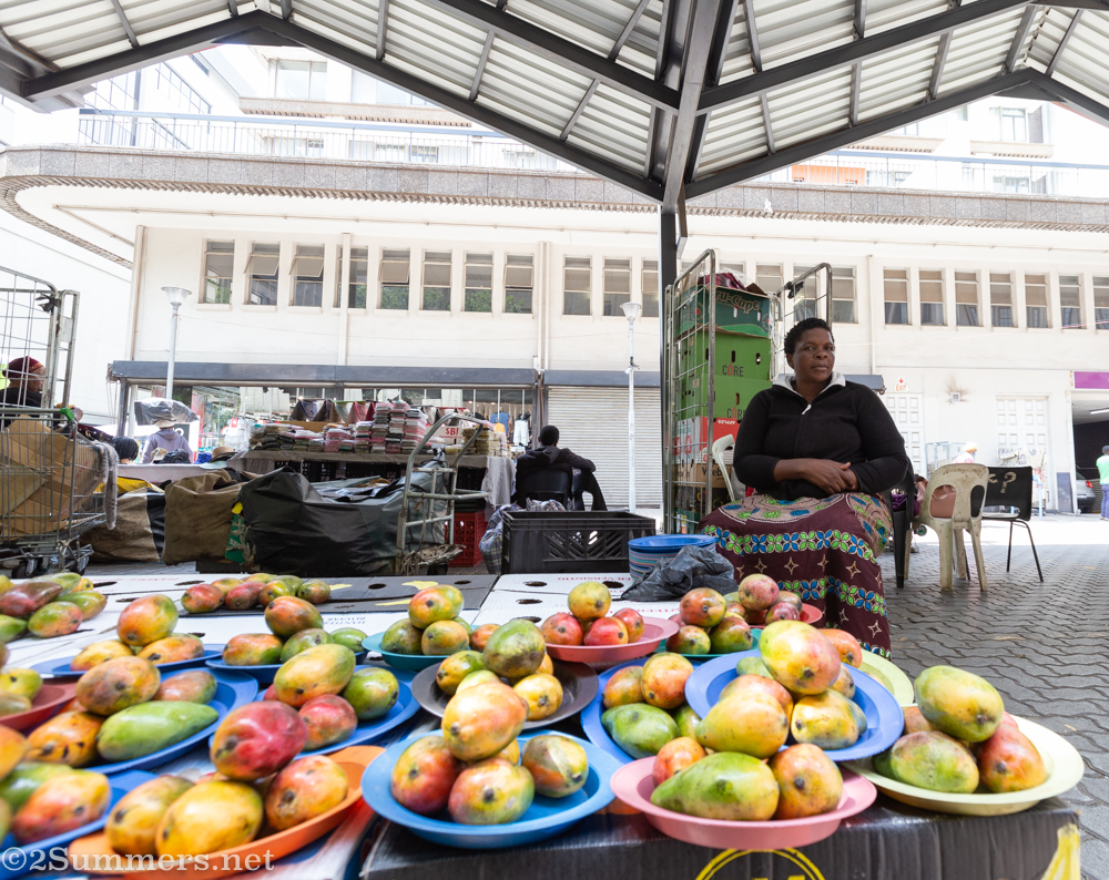 Mangos for sale on Kerk Street