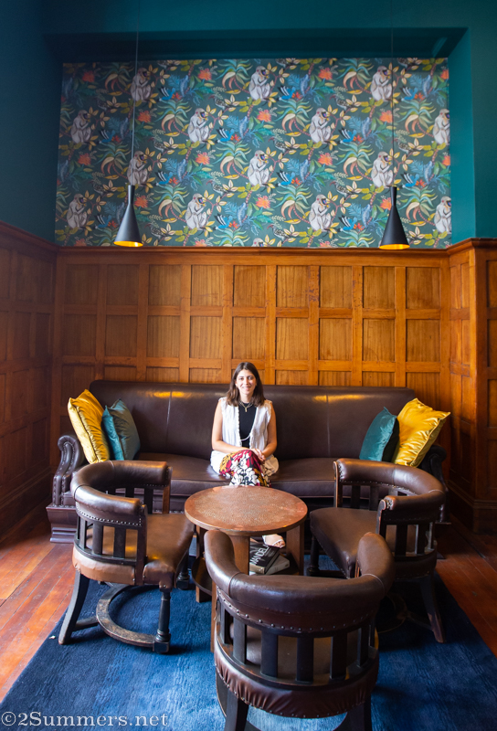 Attiya at the 21 Bar