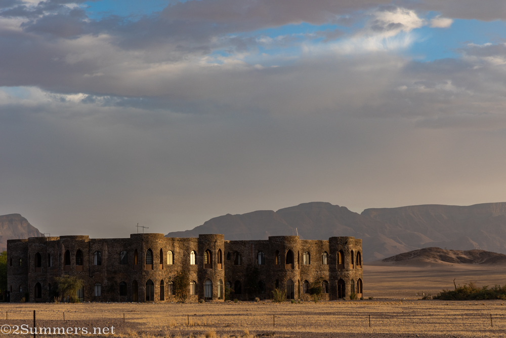 Le Mirage, a castle in the desert