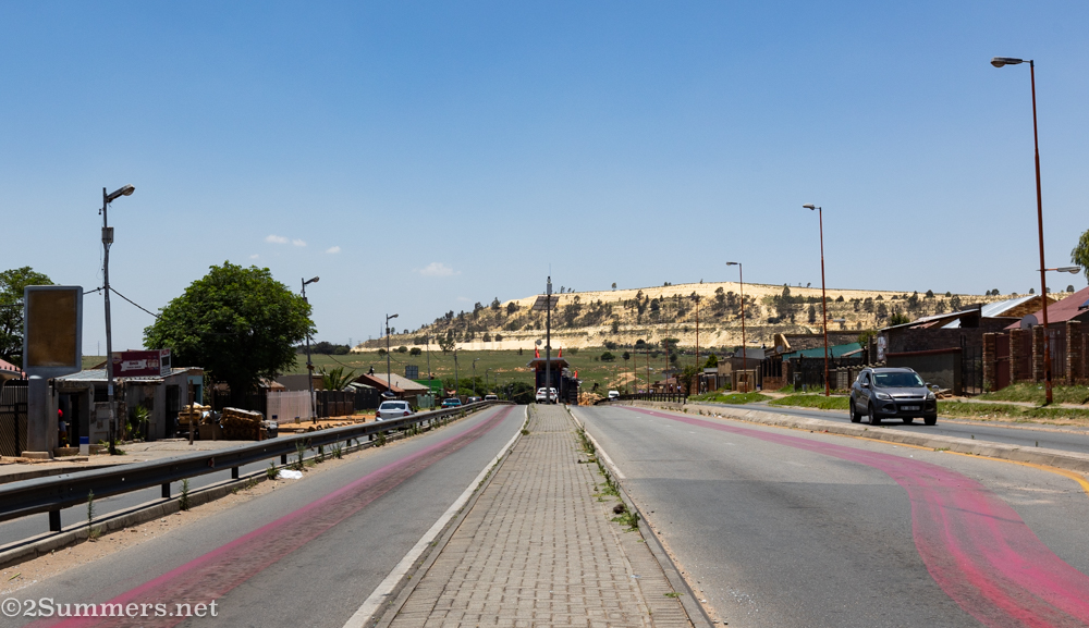 Noordgesig mine dumps from New Canada Road